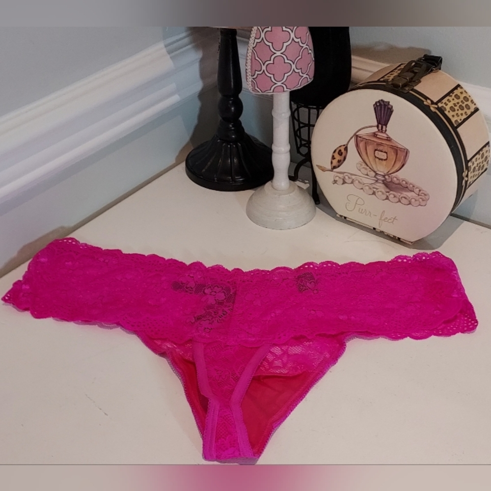 Torrid Hot Pink Solid Lace Thong Size 2 NWT - Picture 2 of 5